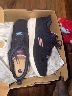 Skechers Women's Go Walk Joy Walking Running Casual Shoes MACHINE WASHABLE Sz 13